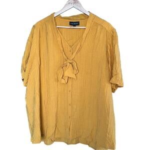 Lane Bryant yellow crinkle chiffon button front neck tie size 28